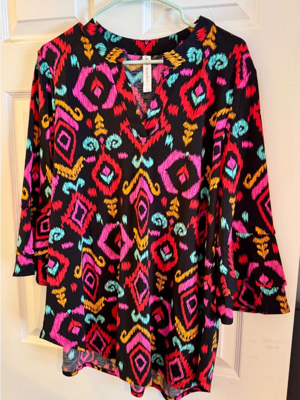 Bright Patterned V-Neck Top - Red & Black